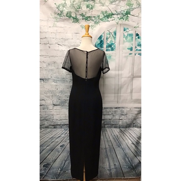 Maggie London Dress size 8P - Picture 2 of 11